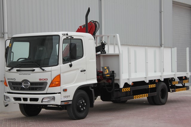 Xe tải Hino gắn cẩu 10 tấn