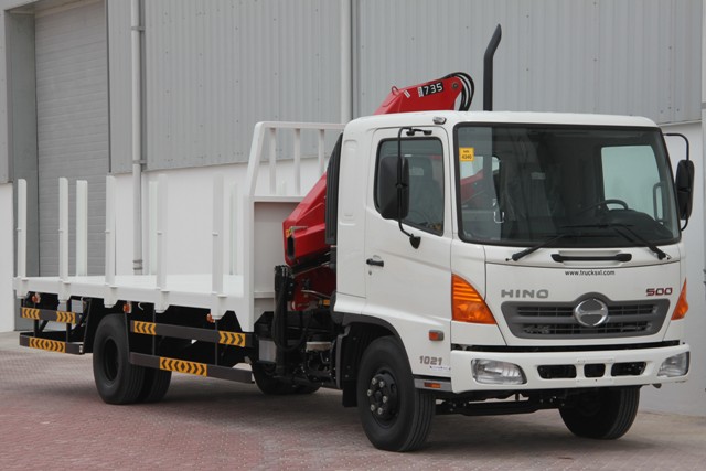 Xe gắn cẩu hino