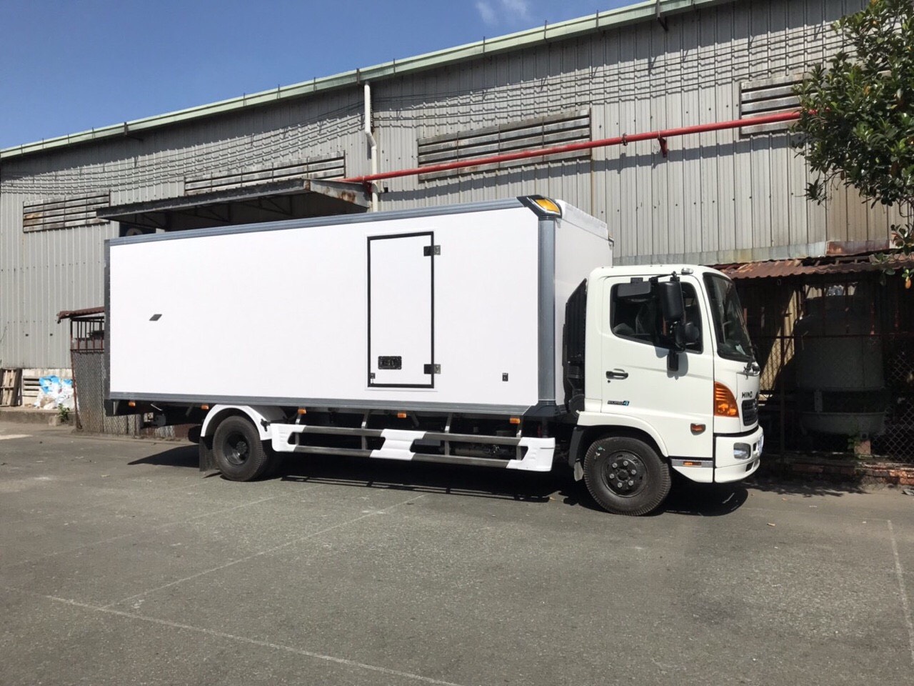 fc_bao_on xe thùng đông lạnh 6 tấn | Xe tải Hino HCM